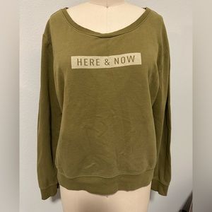 LIFE IS GOOD Green Sweater size Medium